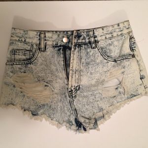 {(4 for $20)}  Acid wash shorts forever 21 size 29